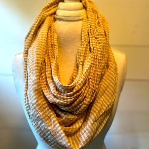 Beige & white striped scarf